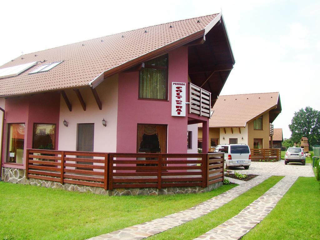 Hotel Colt De Rai Covasna Exterior foto