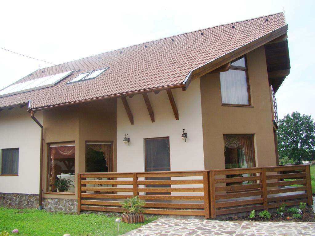 Hotel Colt De Rai Covasna Exterior foto